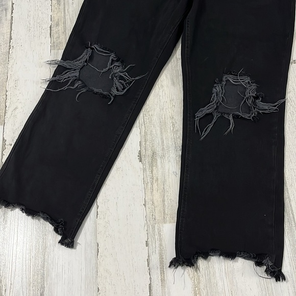 We the Free Maggie Mid Rise Straight Leg Black Distressed Jeans Size 31 - Picture 3 of 12